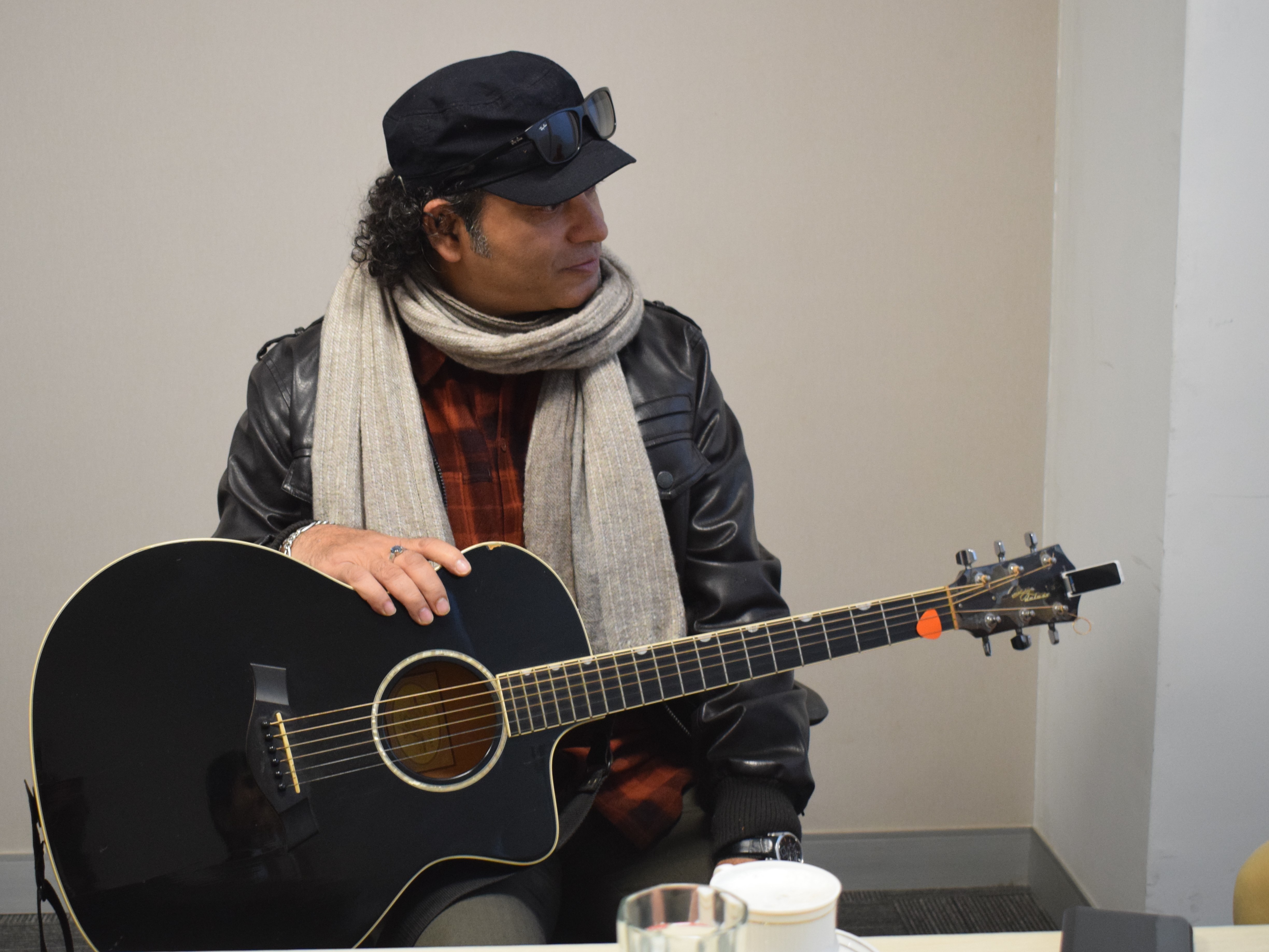 Mohit Chauhan with his guitar