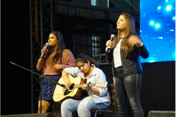 Saloni, Jhanvi and Vandita left the audience mesmerised with their soulful performance