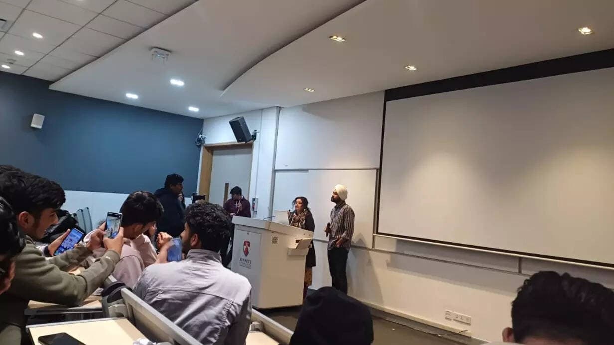 Shayari, poetry and more at Bennett’s open mic event