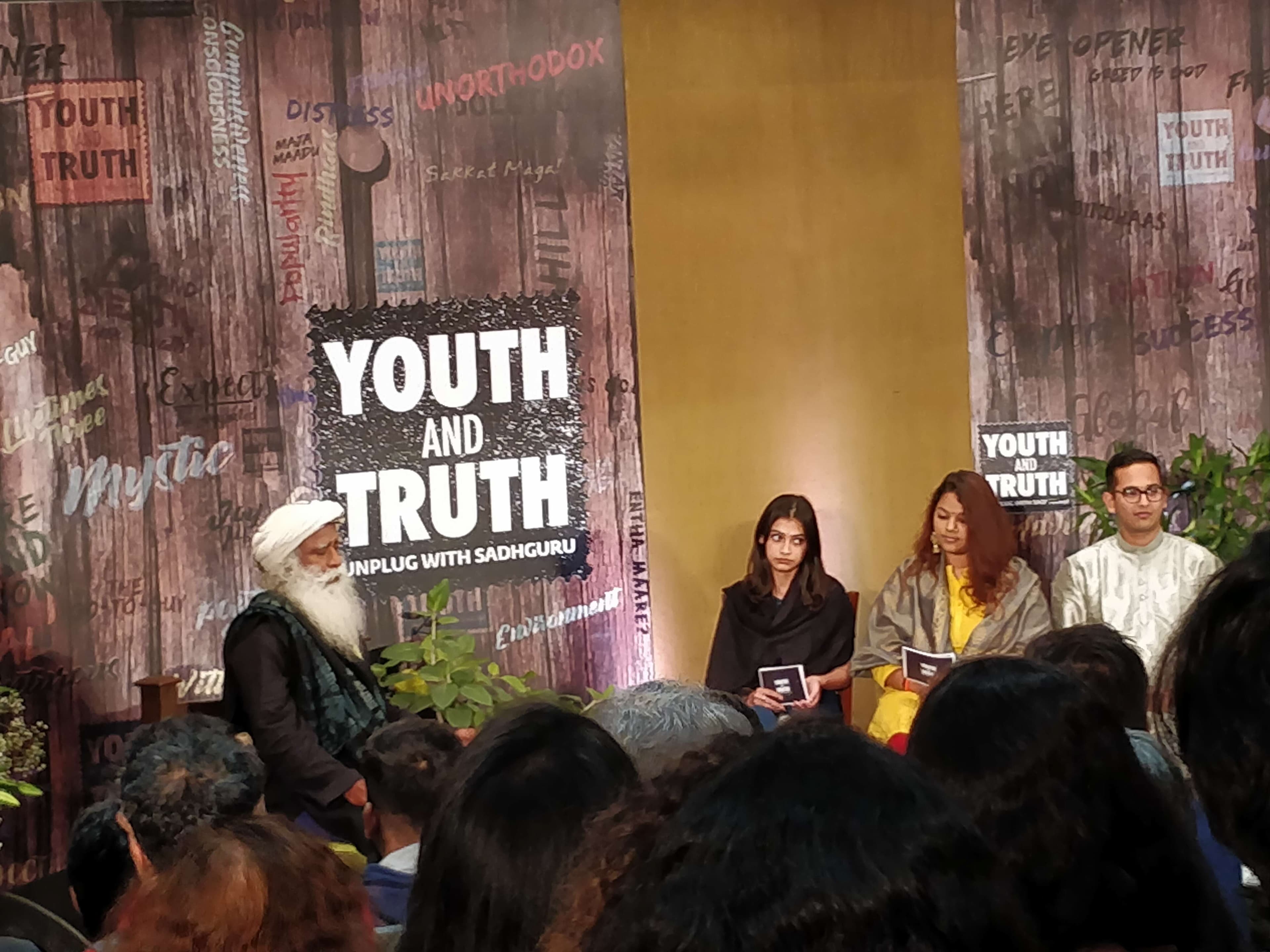 Sadhguru casts a spell