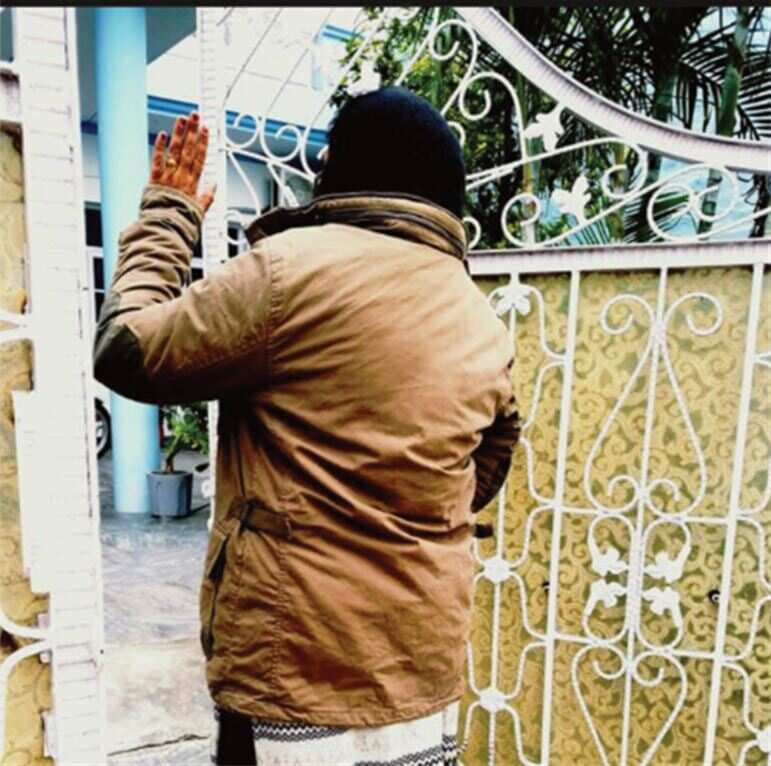 Cop chooses to work over kin