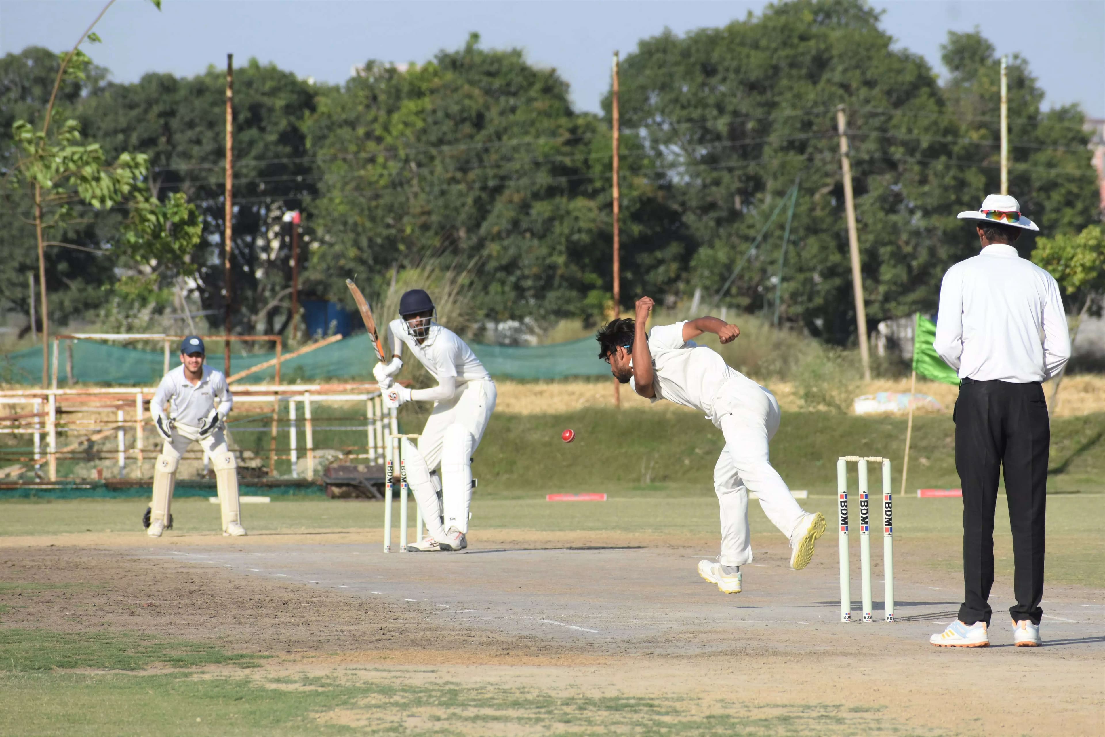 Cricket enthralls on day 2 of SportIkon