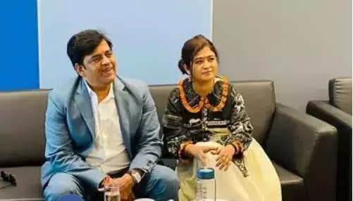 Superstar Ravi Kishen regales BU students at TSOM event